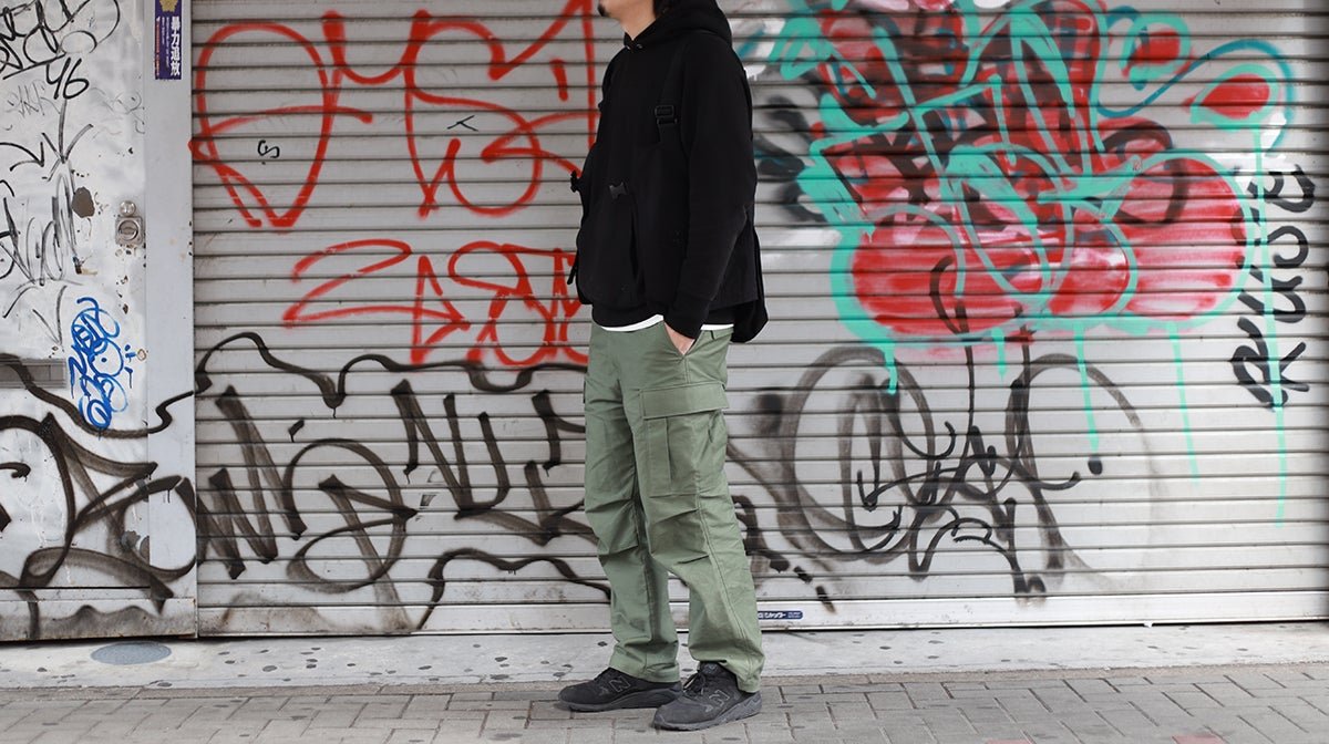 AVENUE STYLE】黒パーカーにタクティカルベストの合わせお勧めです