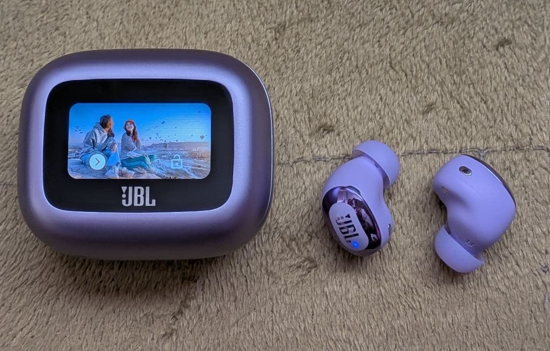 JBL LIVE BUDS 3 パープル 完全ワイヤレスイヤホン液晶ケース・美品 JBL Live Buds 3 Noise-Cancelling Earbuds with Smart Case (Purple