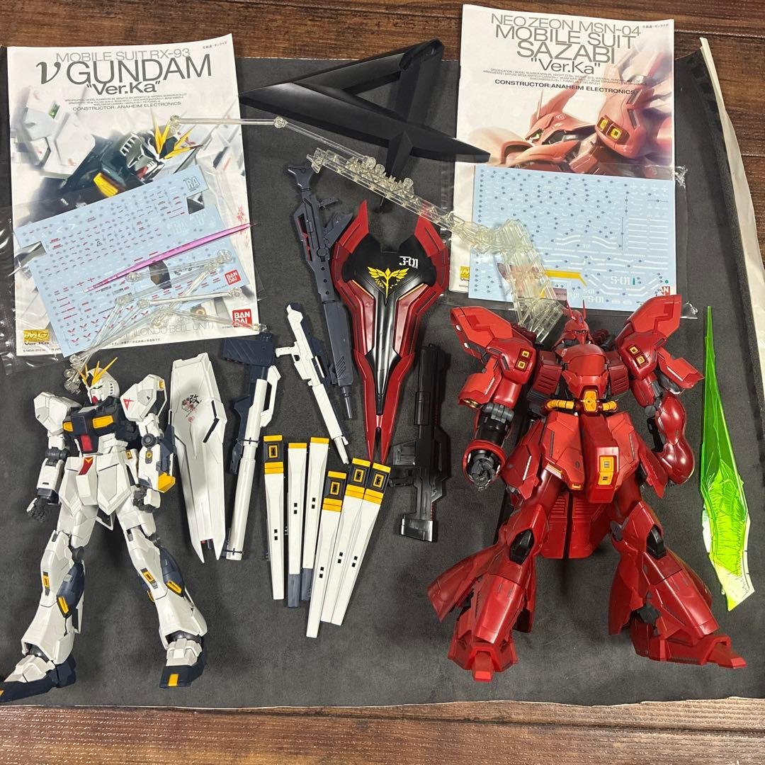 シ*グ様 ガンプラ（説明書付き）ジャンク品　MGνガンダム+サザビー　ver.K シ*グ様 ガンプラ（説明書付き）ジャンク品 MGνガンダム+サザビー ver