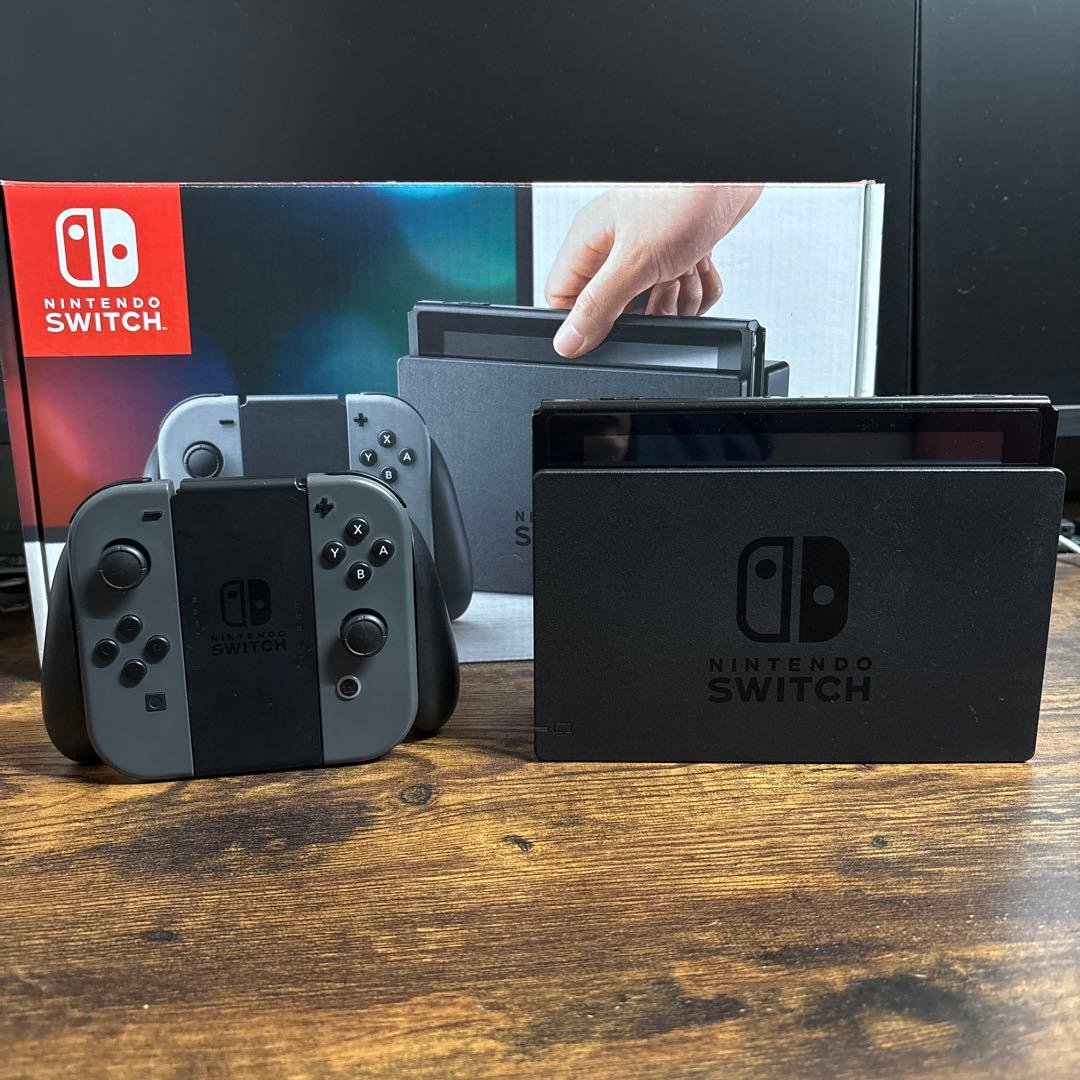 Nintendo Switch グレー　（おまけ付き） Amazon.co.jp: 【整備済み品】 Nintendo Switch グレー HAD-S-KAAAA
