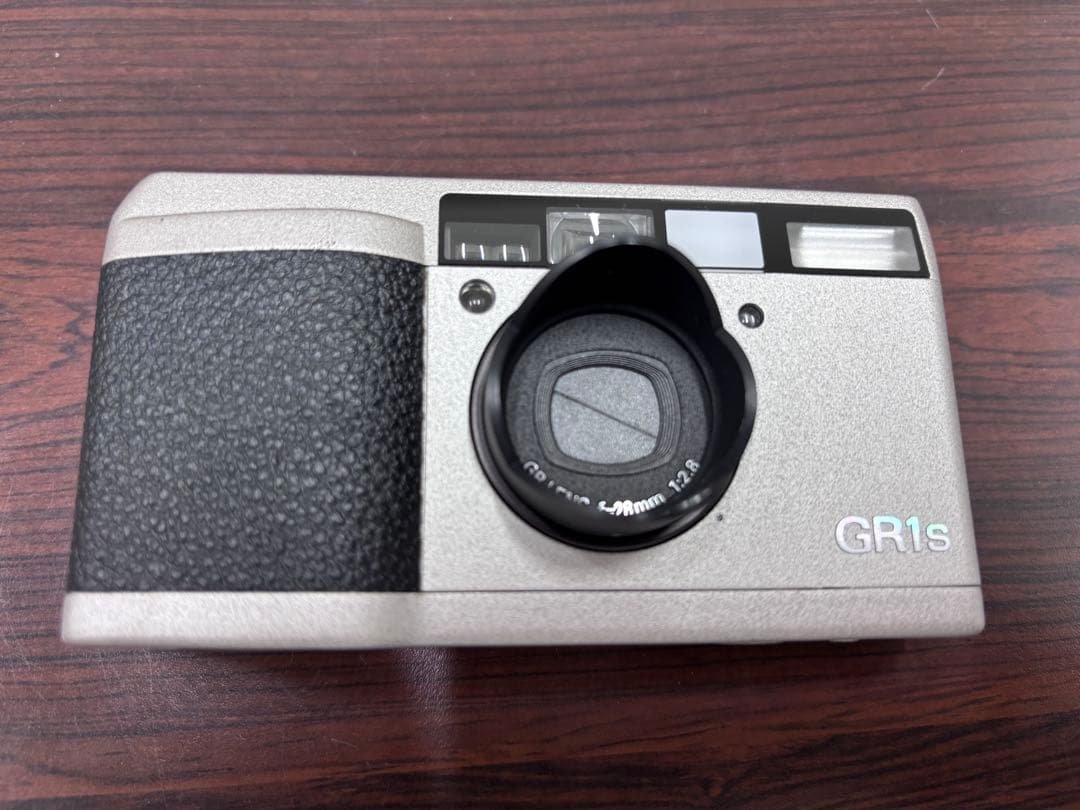 GR1s （デート付）シルバー　コンパクトフィルムカメラ　やや難あり 第5回フィルムカメラを始めよう！GRの歴史はここから始まった！初代GR