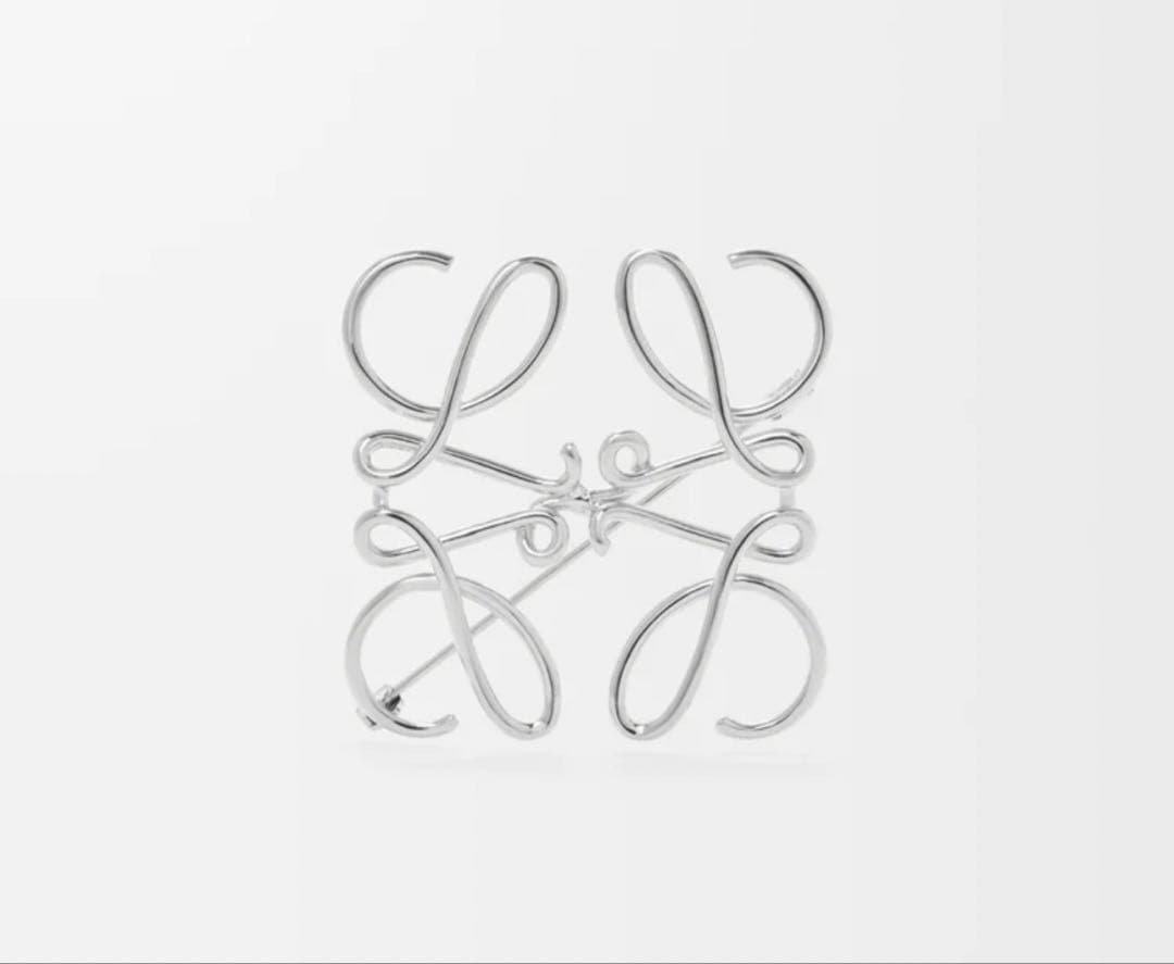 LOEWE リボンモチーフ ブローチ LOEWE（ロエベ） ブローチ ANAGRAM BROOCH 111.25.020 111.27.027